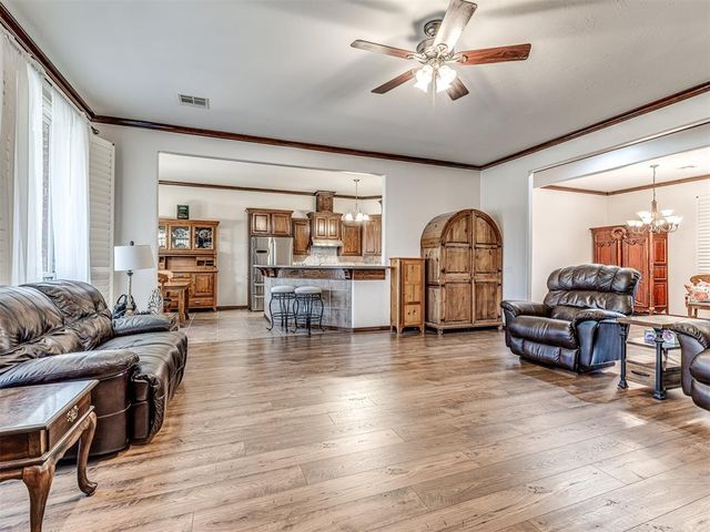 9200 Stacy Lynn Lane, Yukon, OK 73099