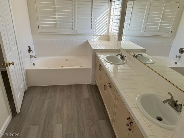 4662 Hoeker Way, Las Vegas, NV 89147