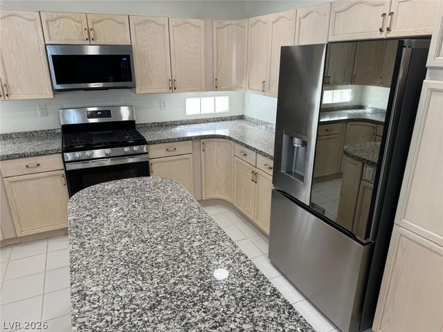 4662 Hoeker Way, Las Vegas, NV 89147