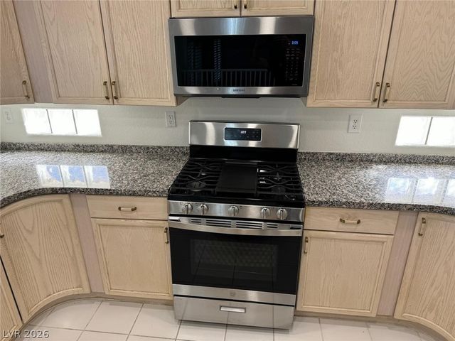4662 Hoeker Way, Las Vegas, NV 89147