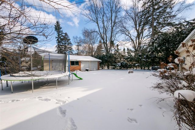 3520 Warringham Avenue, Waterford Charter Township, MI 48329