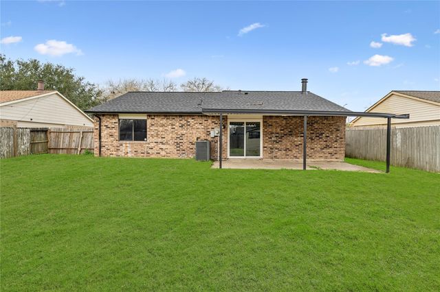 230 Tara Plantation Dr, Richmond, TX 77469