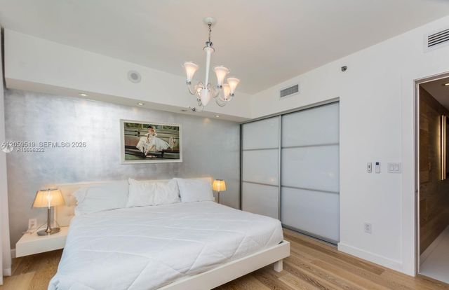 465 Brickell Avenue 2301, Miami, FL 33131