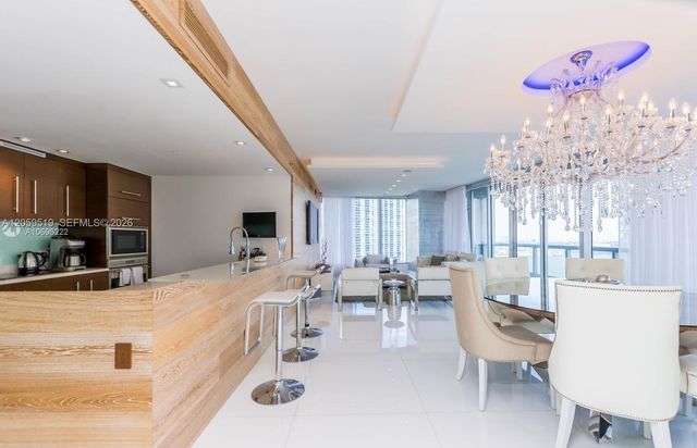 465 Brickell Avenue 2301, Miami, FL 33131