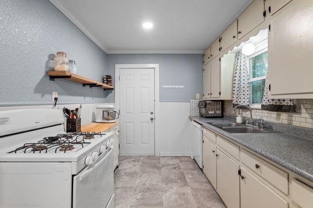 4400 Athens Avenue, Waco, TX 76710