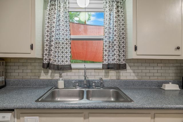 4400 Athens Avenue, Waco, TX 76710