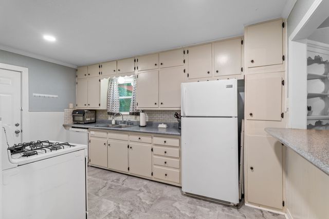 4400 Athens Avenue, Waco, TX 76710