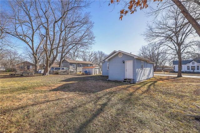 304 W South Street, Harrisonville, MO 64701