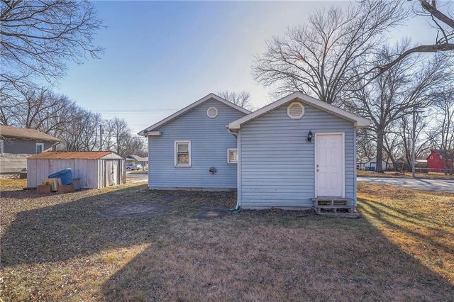 304 W South Street, Harrisonville, MO 64701
