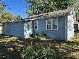 304 W South Street, Harrisonville, MO 64701