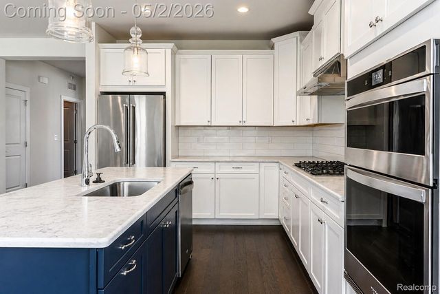 5545 Helmsdale Boulevard, West Bloomfield Charter Township, MI 48322