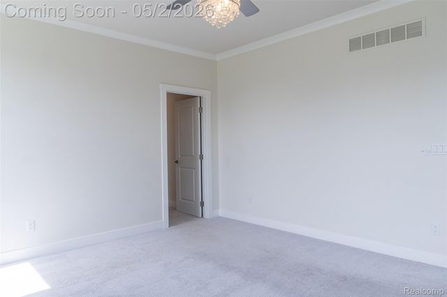 5545 Helmsdale Boulevard, West Bloomfield Charter Township, MI 48322