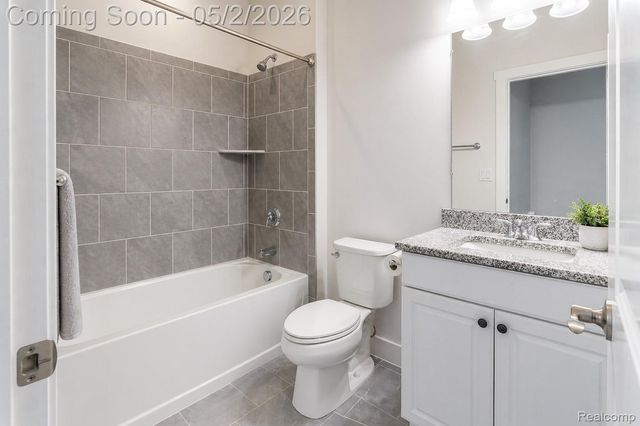 5545 Helmsdale Boulevard, West Bloomfield Charter Township, MI 48322
