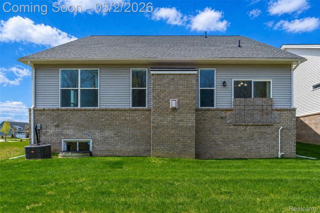 5545 Helmsdale Boulevard, West Bloomfield Charter Township, MI 48322