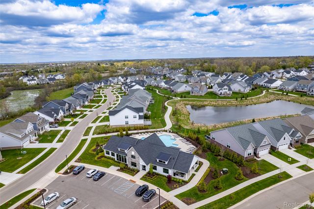 5545 Helmsdale Boulevard, West Bloomfield Charter Township, MI 48322