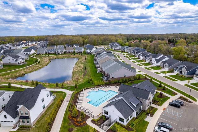 5545 Helmsdale Boulevard, West Bloomfield Charter Township, MI 48322