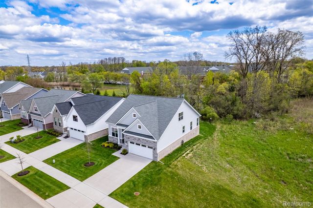 5545 Helmsdale Boulevard, West Bloomfield Charter Township, MI 48322