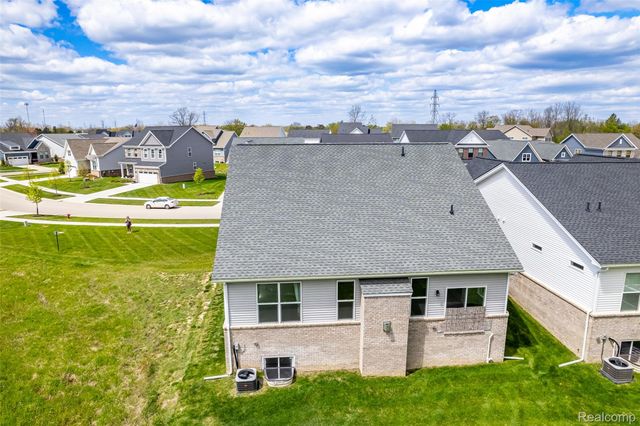 5545 Helmsdale Boulevard, West Bloomfield Charter Township, MI 48322