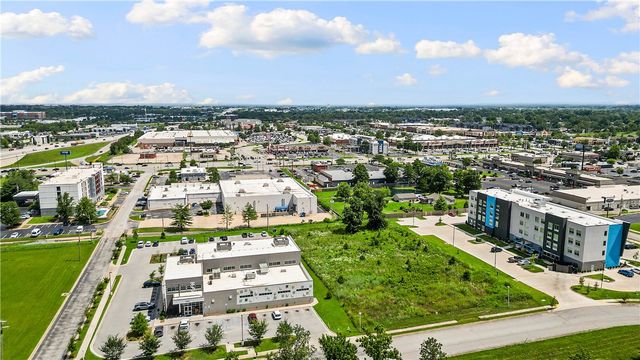 W Poplar Street, Rogers, AR 72758