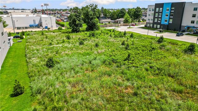 W Poplar Street, Rogers, AR 72758