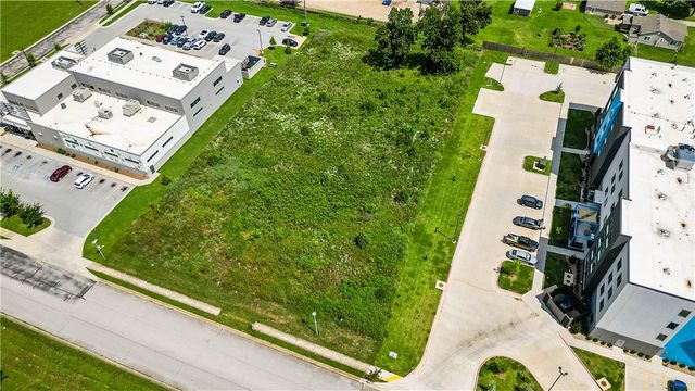 W Poplar Street, Rogers, AR 72758