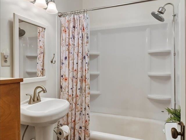 3328 W Kiernan Ave, Spokane, WA 99205