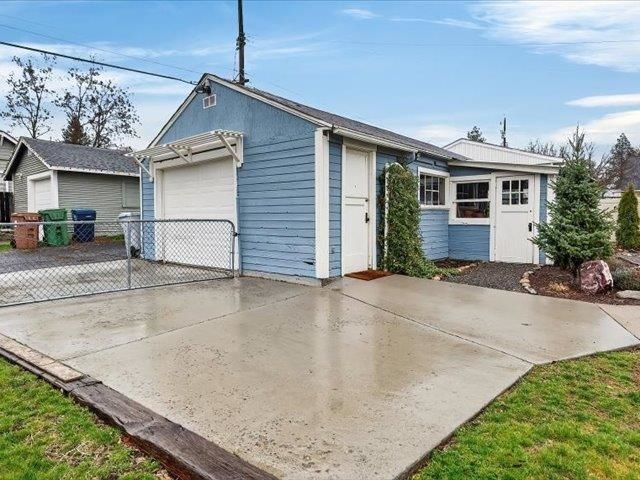 3328 W Kiernan Ave, Spokane, WA 99205