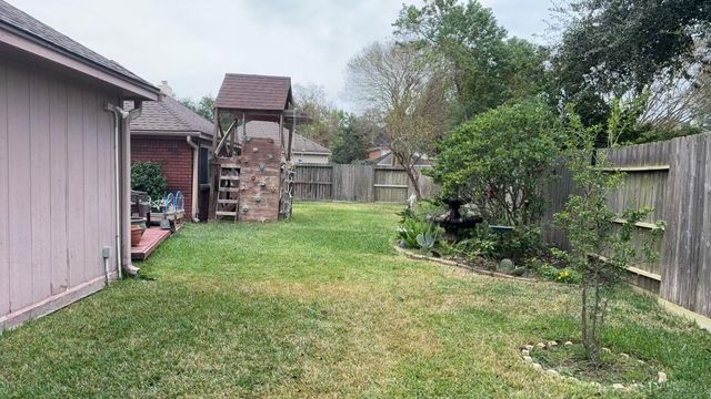 5026 Cave Run Drive, Sugar Land, TX 77459