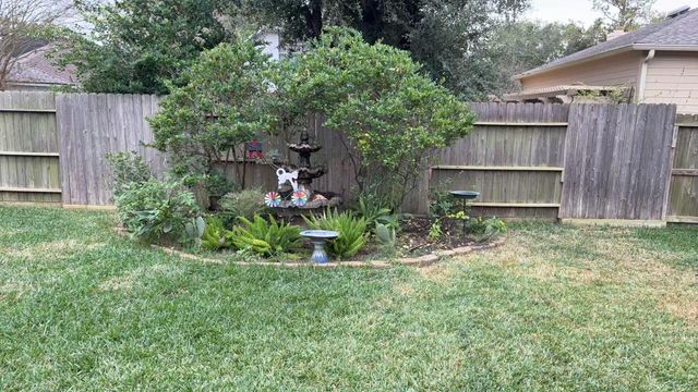 5026 Cave Run Drive, Sugar Land, TX 77459