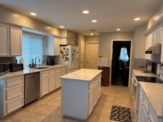 5026 Cave Run Drive, Sugar Land, TX 77459