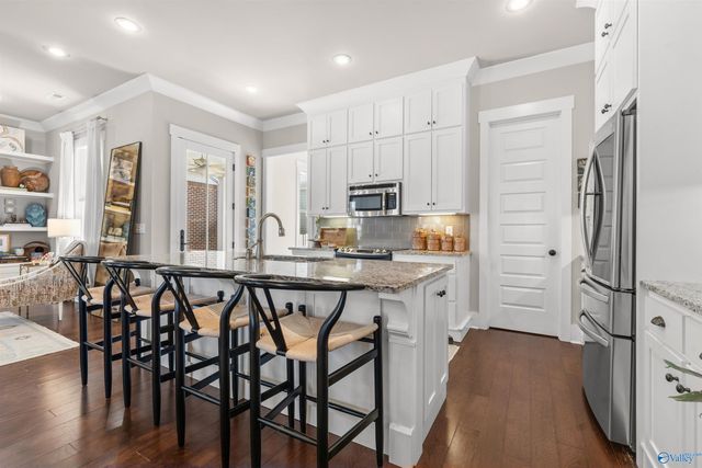 63 Hillcrest Avenue NW, Huntsville, AL 35806