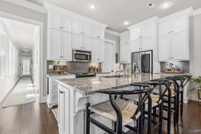 63 Hillcrest Avenue NW, Huntsville, AL 35806