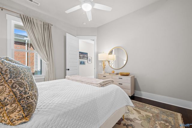 63 Hillcrest Avenue NW, Huntsville, AL 35806