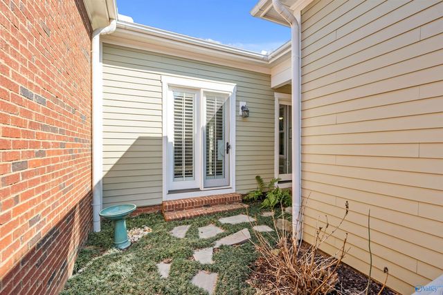 63 Hillcrest Avenue NW, Huntsville, AL 35806