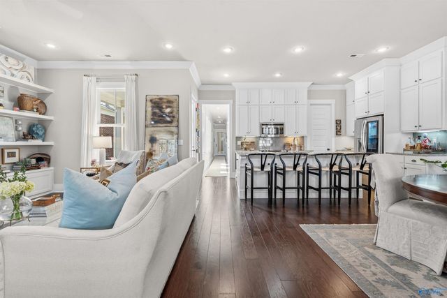 63 Hillcrest Avenue NW, Huntsville, AL 35806