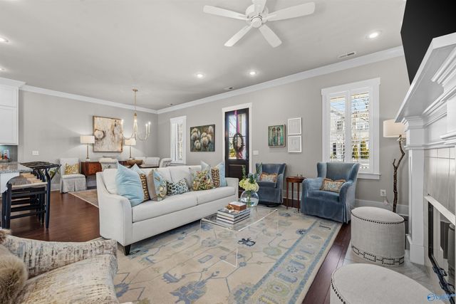 63 Hillcrest Avenue NW, Huntsville, AL 35806