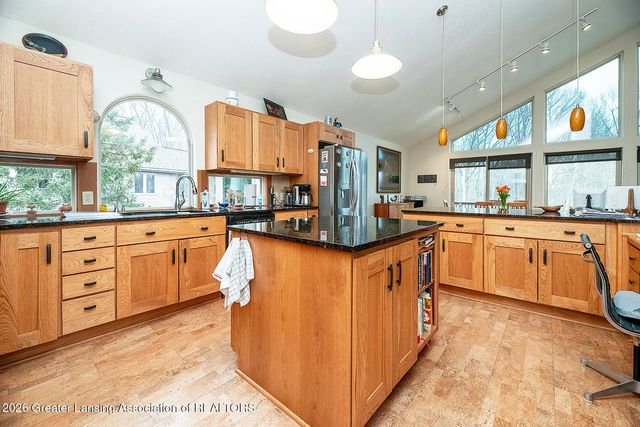 16763 Meadowbrook Drive, Haslett, MI 48840
