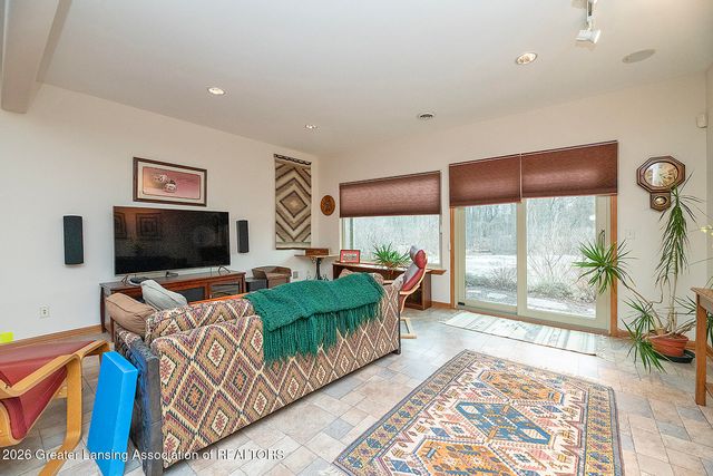 16763 Meadowbrook Drive, Haslett, MI 48840