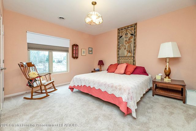 16763 Meadowbrook Drive, Haslett, MI 48840