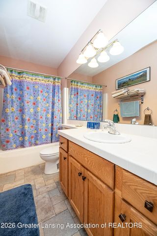 16763 Meadowbrook Drive, Haslett, MI 48840