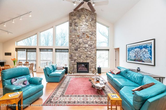 16763 Meadowbrook Drive, Haslett, MI 48840