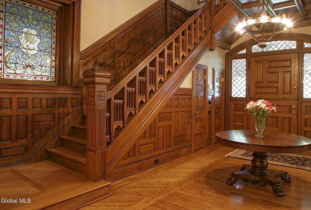 795 N Broadway, Saratoga Springs, NY 12866