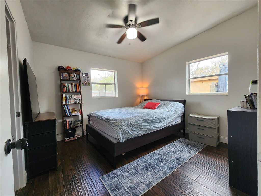 Image 12 of property listing at 3006 W CONCORD STREET, Orlando, FL 32805