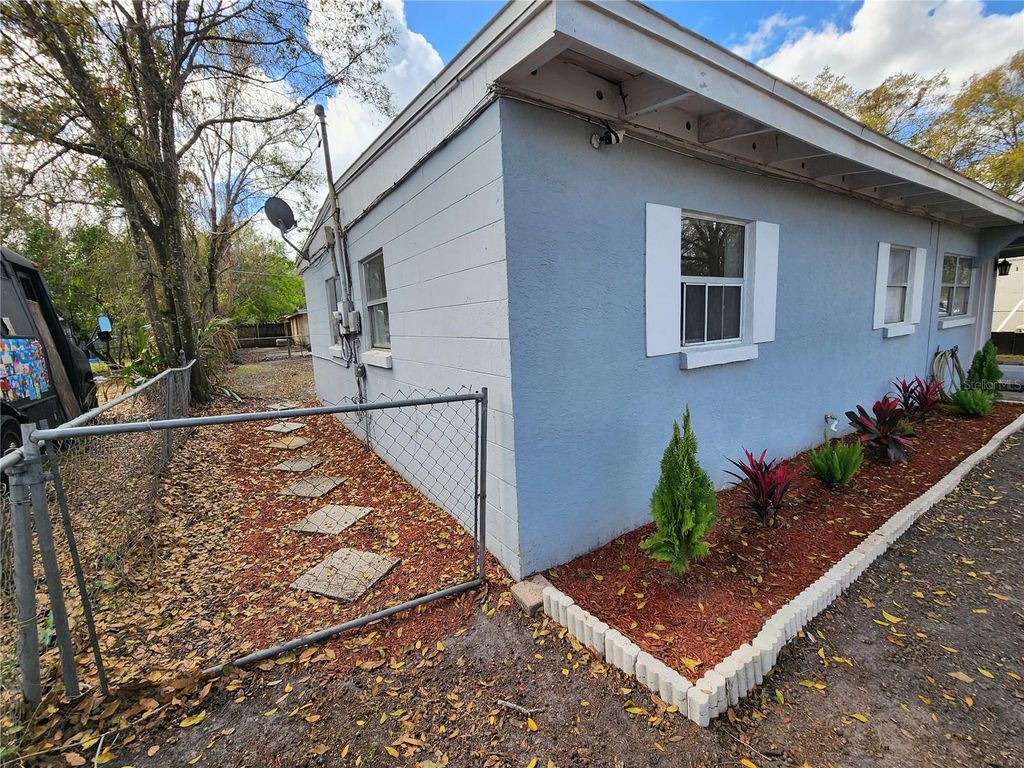 Image 25 of property listing at 3006 W CONCORD STREET, Orlando, FL 32805