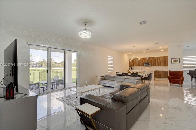 4367 SW 123 Lane, Davie, FL 33330