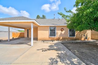 715 KINLEY Avenue NE, Albuquerque, NM 87102