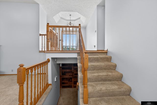 8311 Read Street, Omaha, NE 68122