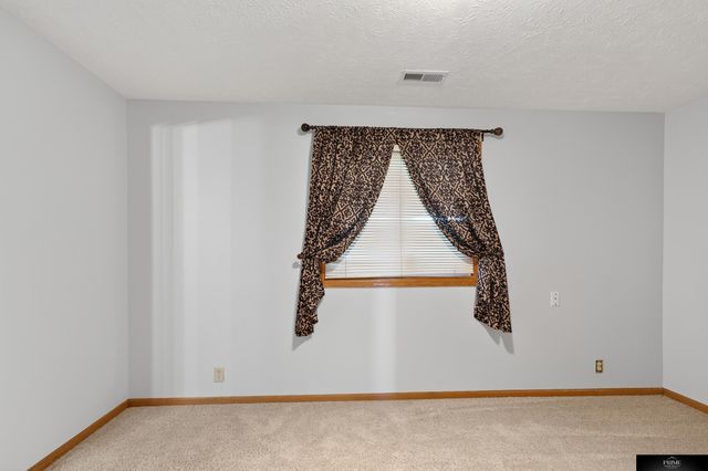 8311 Read Street, Omaha, NE 68122