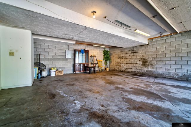 8311 Read Street, Omaha, NE 68122