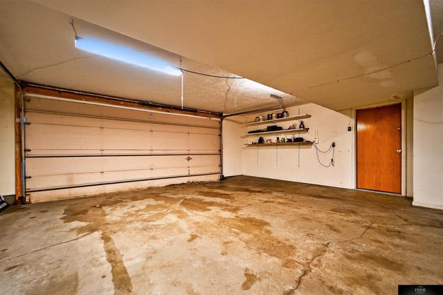 8311 Read Street, Omaha, NE 68122